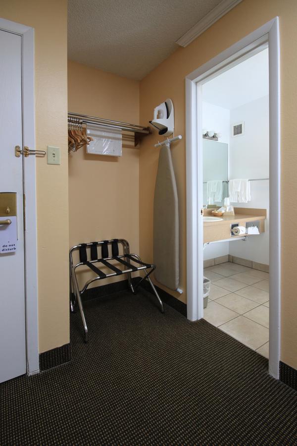 Yellowstone Pioneer Lodge ลิฟวิงสตัน ภายนอก รูปภาพ