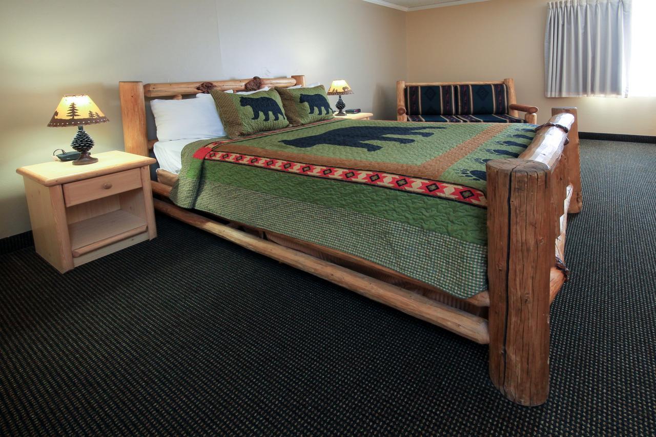Yellowstone Pioneer Lodge ลิฟวิงสตัน ภายนอก รูปภาพ