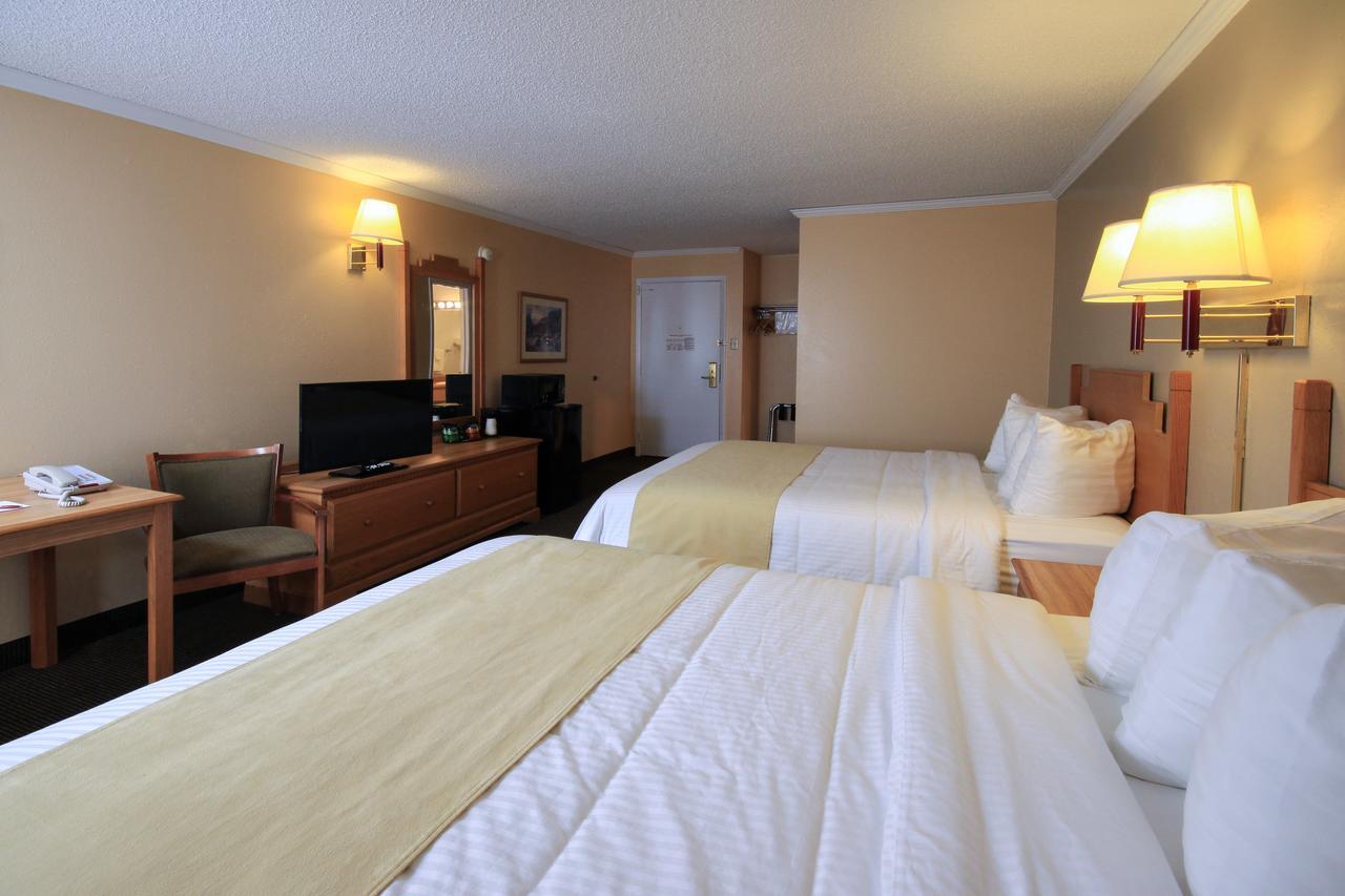 Yellowstone Pioneer Lodge ลิฟวิงสตัน ภายนอก รูปภาพ