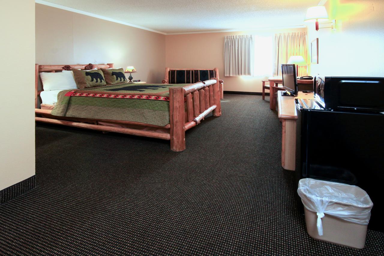 Yellowstone Pioneer Lodge ลิฟวิงสตัน ภายนอก รูปภาพ
