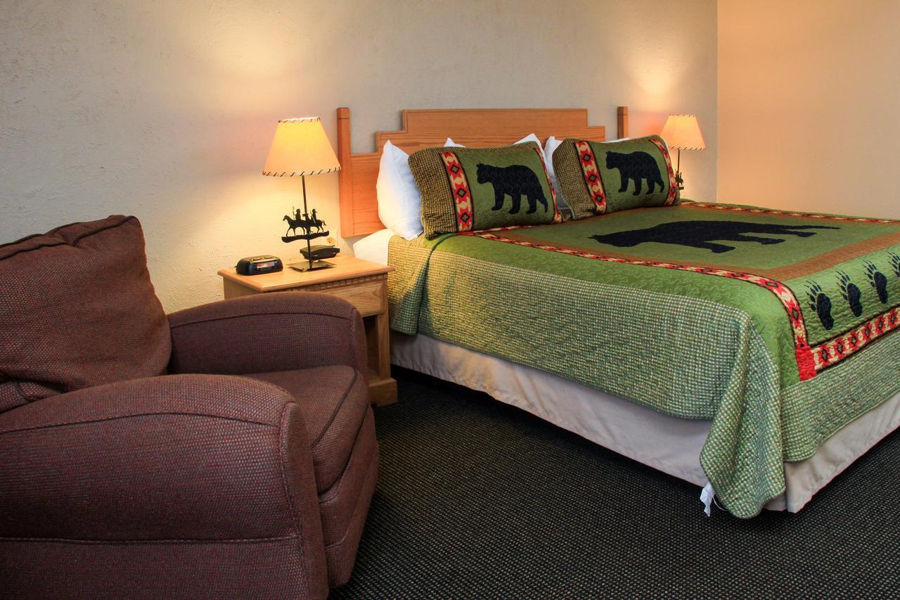 Yellowstone Pioneer Lodge ลิฟวิงสตัน ภายนอก รูปภาพ