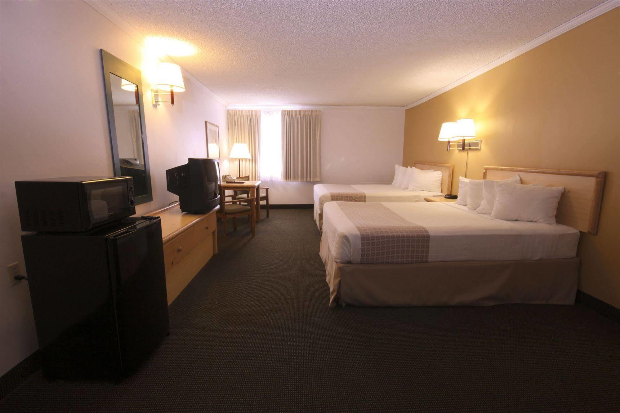 Yellowstone Pioneer Lodge ลิฟวิงสตัน ภายนอก รูปภาพ